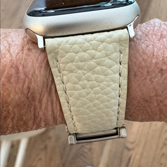 Apple Smartwatch band with Cream Band - Picture 7 of 9